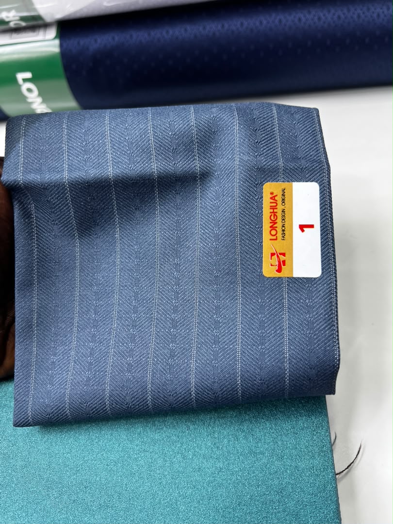 Tissu Italien Cyan par mètre — tissu Supercent à Dakar