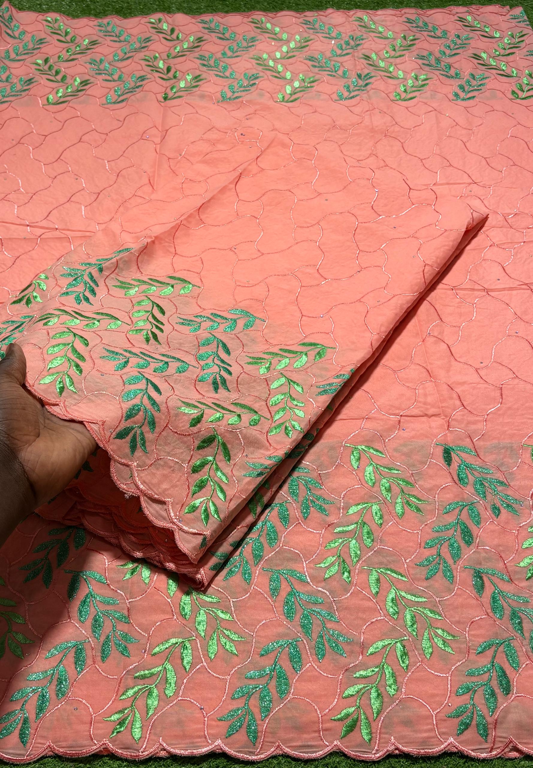 Brodé Arva Rouge par 5 yards