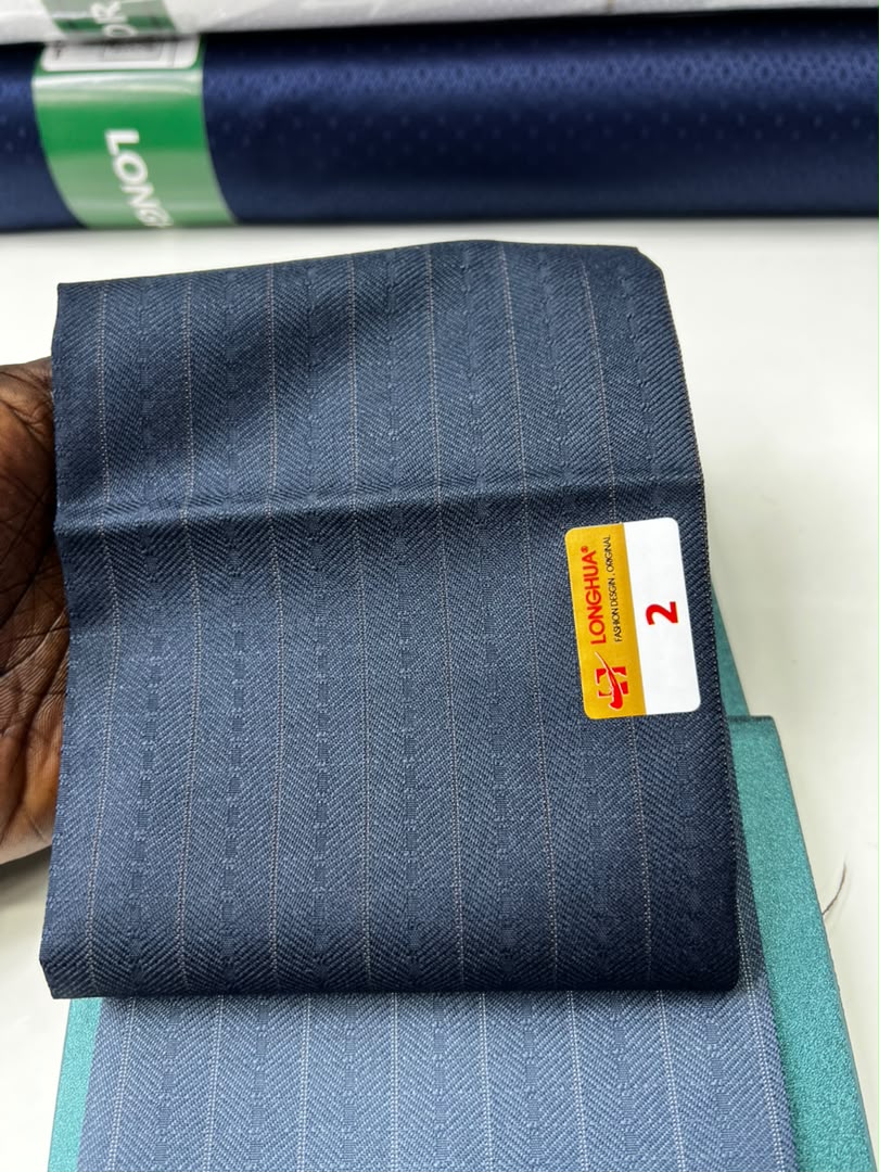 Tissu Italien Cyan par mètre — tissu Supercent à Dakar