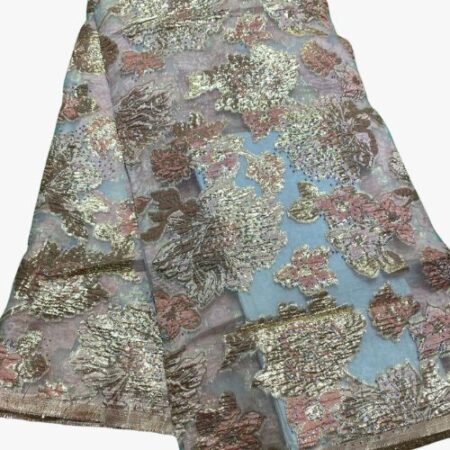 Voile feulerez motif rose  par yard