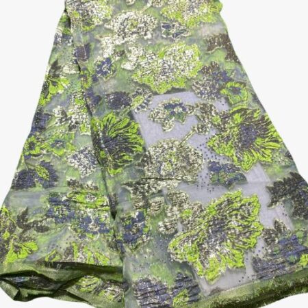 Voile feulerez motif vert  par yard