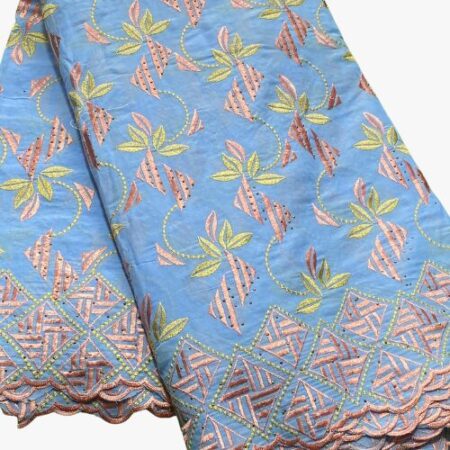 Tissu brodé lafaya bleu clair 5 yards