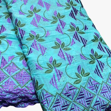 Tissu brodé lafaya bleu clair 5 yards